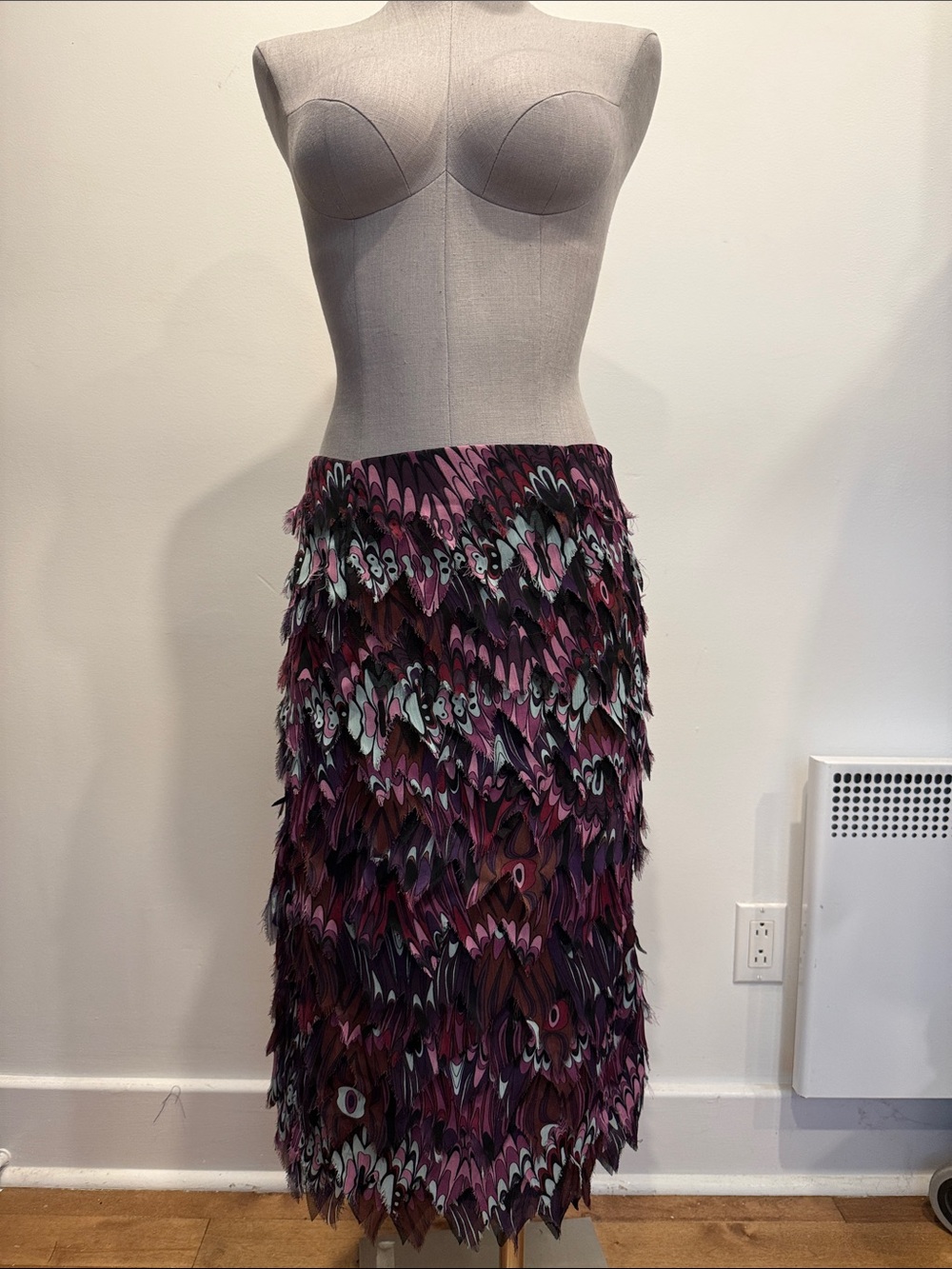 Vin Rouge Layered Feather Print Midi Skirt Size 8 Like New
